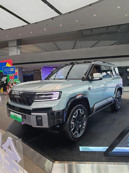 成都199比亚迪方程豹硬派越野的爆款，英菲尼迪35周年与你共成长